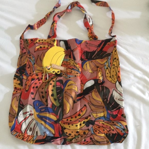FARM Rio "Banana" Tote Bag NWT - Picture 1 of 4